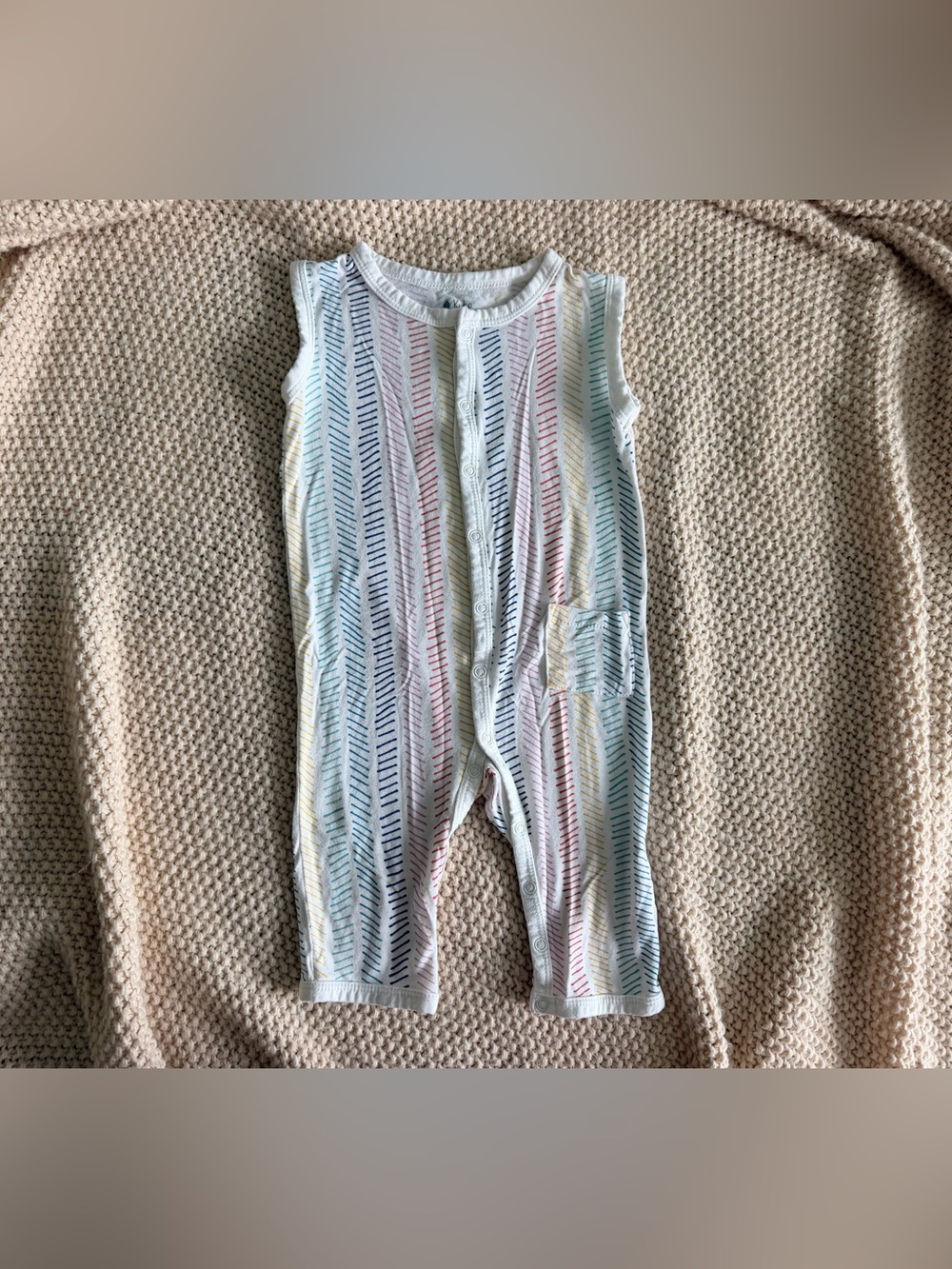 Kyte Baby 12-18M Rainbow Sleeveless Snap Romper EUC